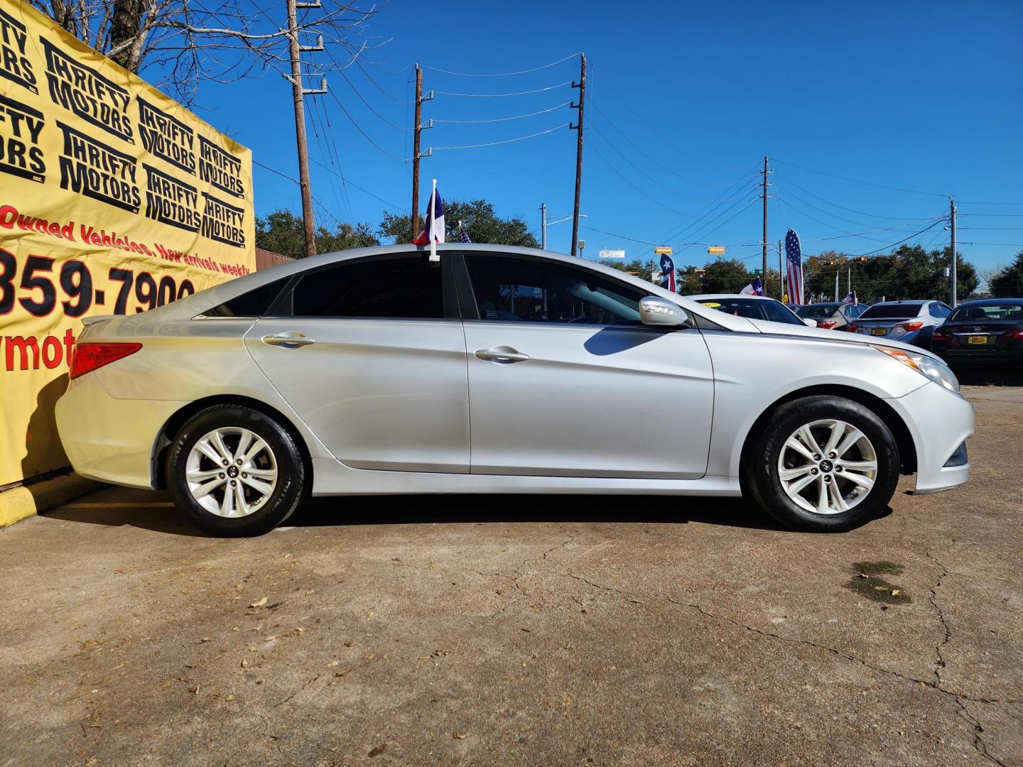 2014 Silver /Gray Hyundai Sonata GLS (5NPEB4AC0EH) with an 2.4L L4 DOHC 16V engine, 6-Speed Automatic transmission, located at 16710 Clay Rd., Houston, TX, 77084, (281) 859-7900, 29.834864, -95.656166 - Photo#3