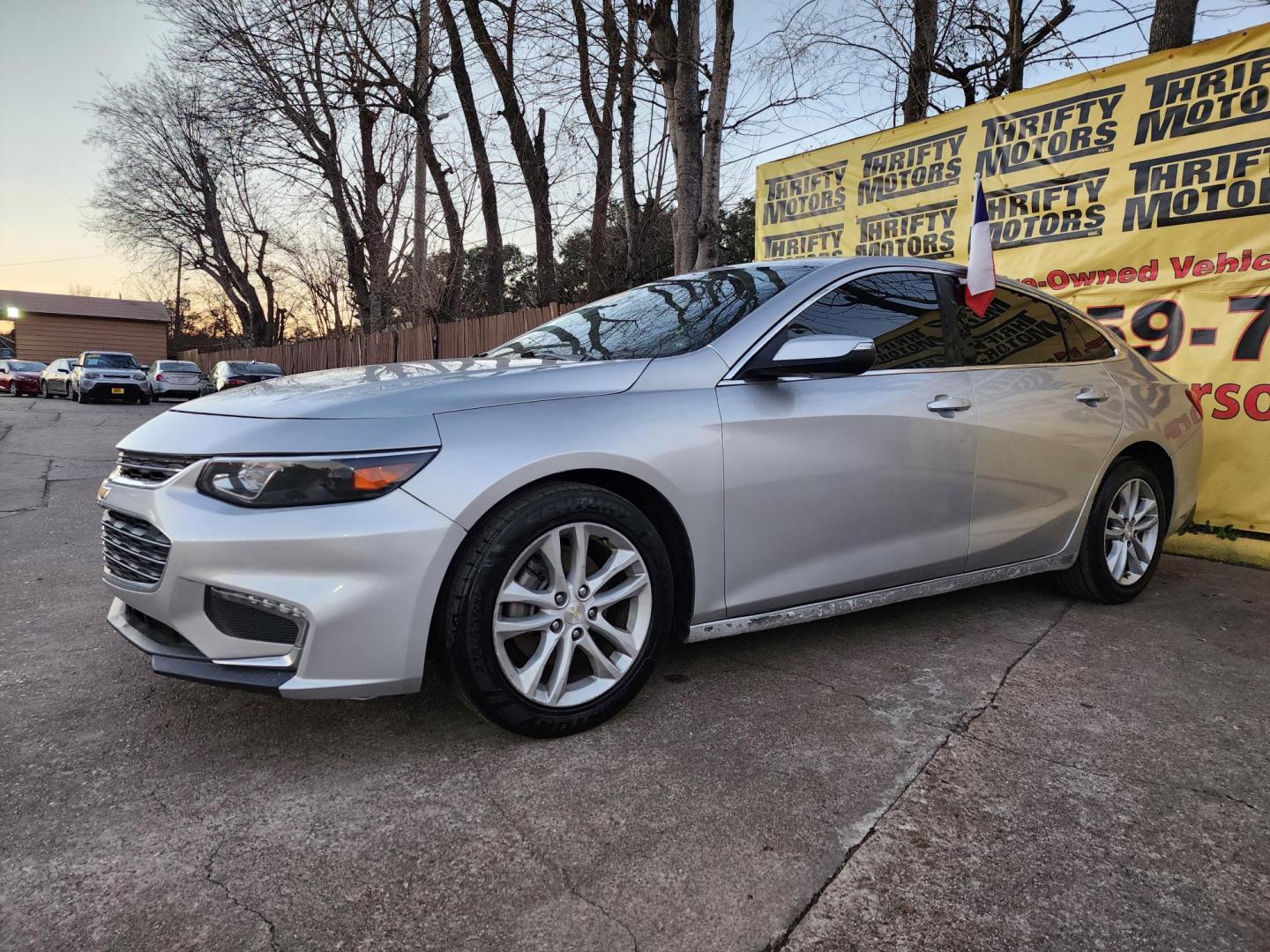 2018 Silver /Gray Chevrolet Malibu LT (1G1ZD5ST3JF) with an 1.5L L4 DOHC 16V engine, 6A transmission, located at 16710 Clay Rd., Houston, TX, 77084, (281) 859-7900, 29.834864, -95.656166 - Photo#1