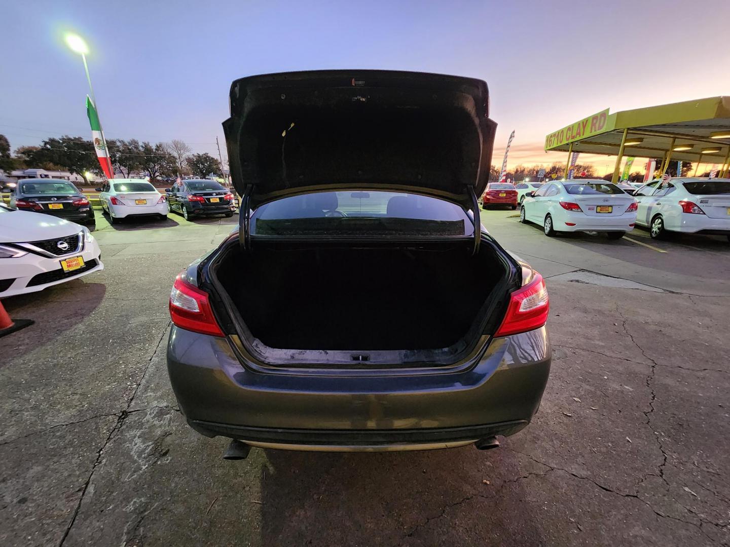 2017 Gray /Gray Nissan Altima 2.5 S (1N4AL3APXHN) with an 2.5L L4 DOHC 16V engine, CVT transmission, located at 16710 Clay Rd., Houston, TX, 77084, (281) 859-7900, 29.834864, -95.656166 - Photo#14