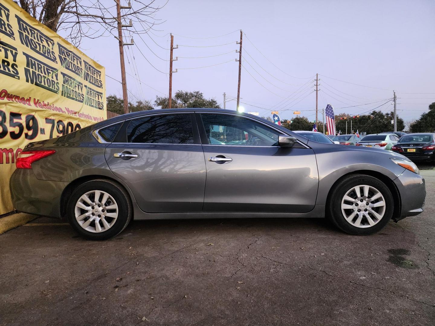 2017 Gray /Gray Nissan Altima 2.5 S (1N4AL3APXHN) with an 2.5L L4 DOHC 16V engine, CVT transmission, located at 16710 Clay Rd., Houston, TX, 77084, (281) 859-7900, 29.834864, -95.656166 - Photo#3