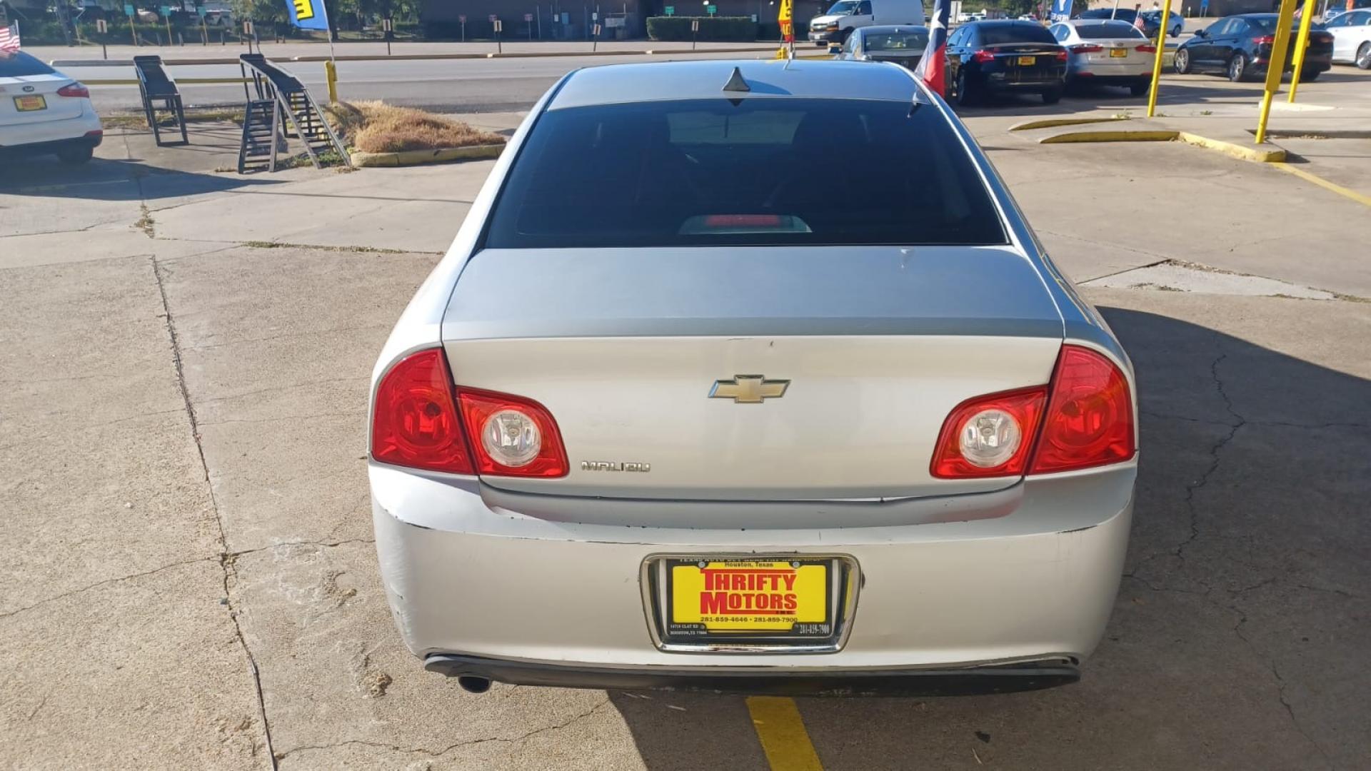 2012 Silver Chevrolet Malibu (1G1ZD5EU6CF) with an 2.4L I4 2.4L I4 engine, Automatic 6-Speed transmission, located at 16710 Clay Rd., Houston, TX, 77084, (281) 859-7900, 29.834864, -95.656166 - Cash. - Photo#5