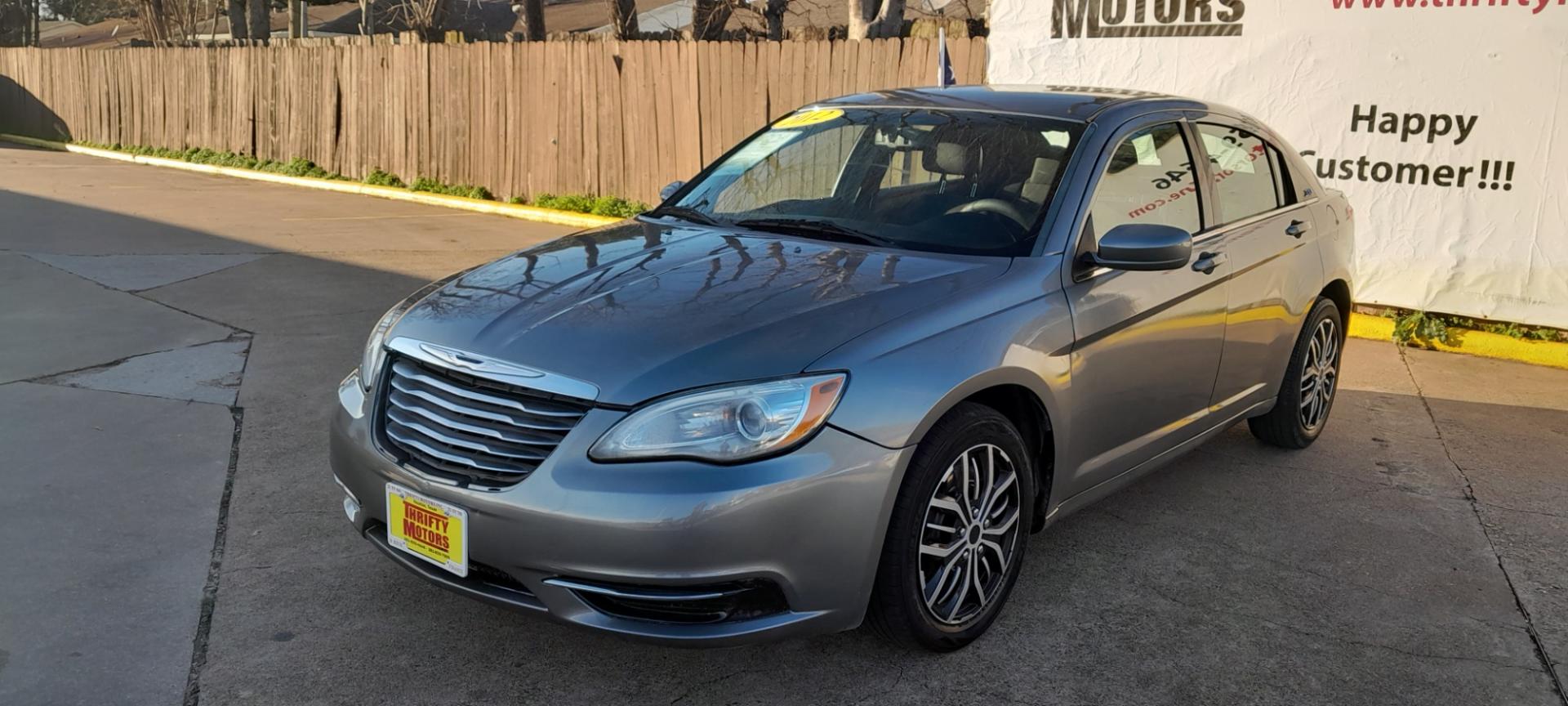 2012 Gray Chrysler 200 (1C3CCBAB1CN) with an 2.4L I4 2.4L I4 engine, Automatic 6-Speed transmission, located at 16710 Clay Rd., Houston, TX, 77084, (281) 859-7900, 29.834864, -95.656166 - Low Down. Low Payments. - Photo#2