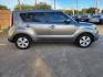 2015 Gray Kia Soul (KNDJN2A26F7) with an 1.6L I4 1.6L I4 engine, Automatic 6-Speed transmission, located at 16710 Clay Rd., Houston, TX, 77084, (281) 859-7900, 29.834864, -95.656166 - Photo#4