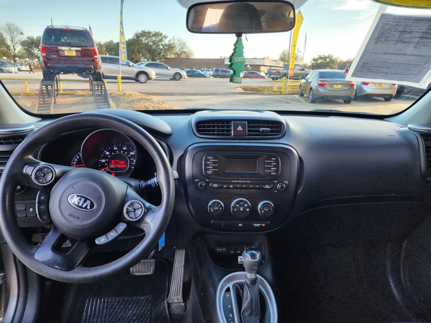 2015 Gray Kia Soul (KNDJN2A26F7) with an 1.6L I4 1.6L I4 engine, Automatic 6-Speed transmission, located at 16710 Clay Rd., Houston, TX, 77084, (281) 859-7900, 29.834864, -95.656166 - Photo#7