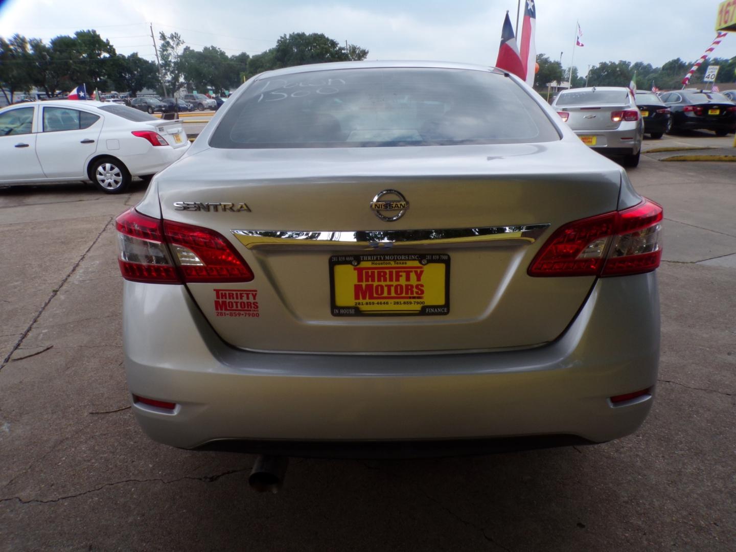 2014 Nissan Sentra S photo 10