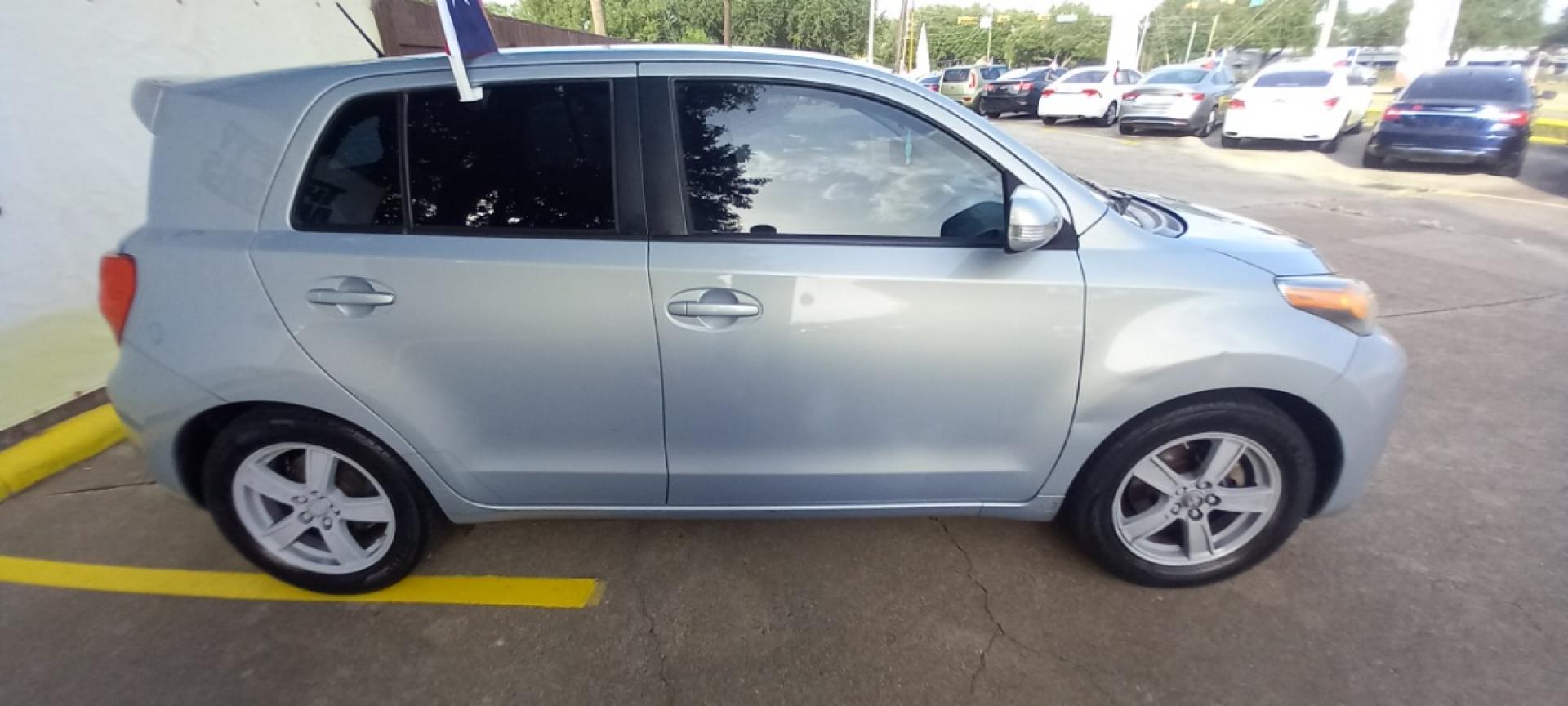 2013 Gray Scion xD 5-Door Hatchback 4-Spd AT (JTKKUPB45D1) with an 1.8L L4 DOHC16V engine, 4-Speed Automatic transmission, located at 16710 Clay Rd., Houston, TX, 77084, (281) 859-7900, 29.834864, -95.656166 - Photo#4