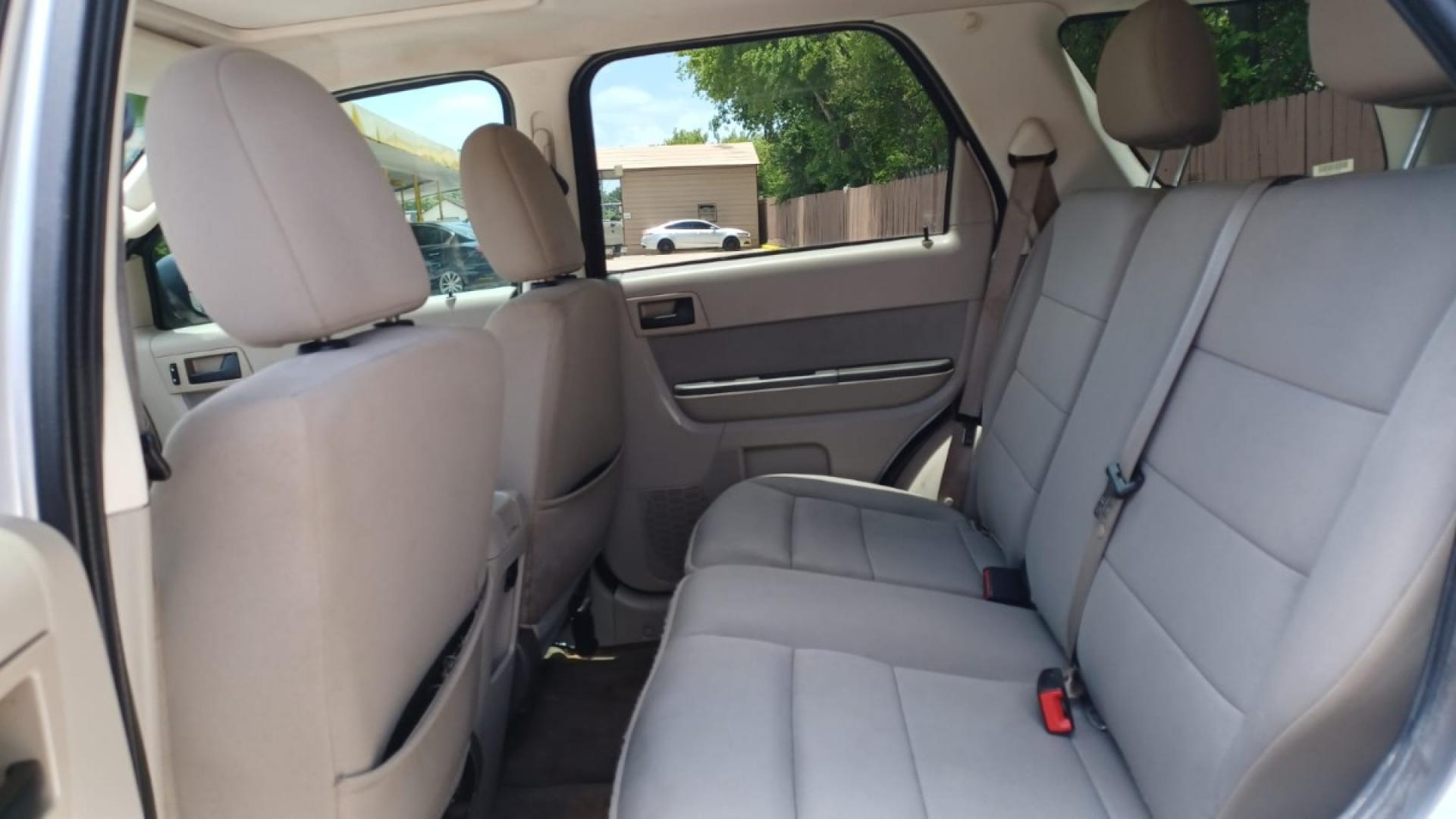 2012 Silver Ford Escape XLT FWD (1FMCU0D78CK) with an 2.5L L4 DOHC 16V engine, 6-Speed Automatic transmission, located at 16710 Clay Rd., Houston, TX, 77084, (281) 859-7900, 29.834864, -95.656166 - Low Down. Low Payments. - Photo#3