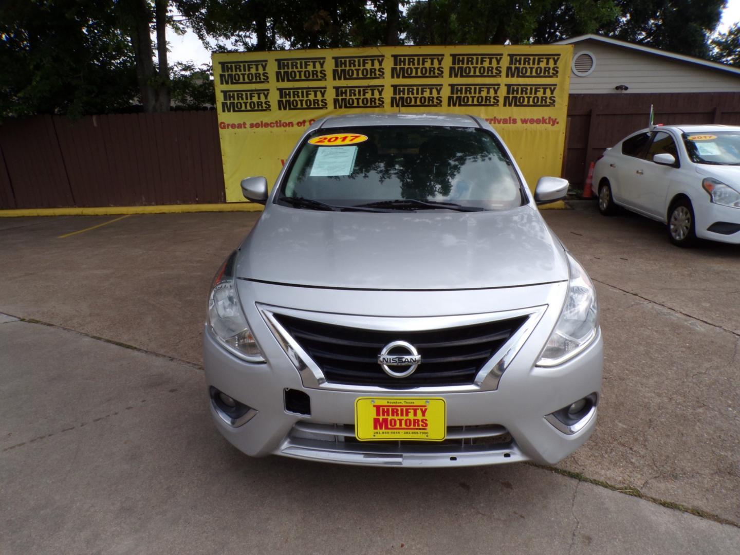 2017 Nissan Versa Sedan SL photo 2