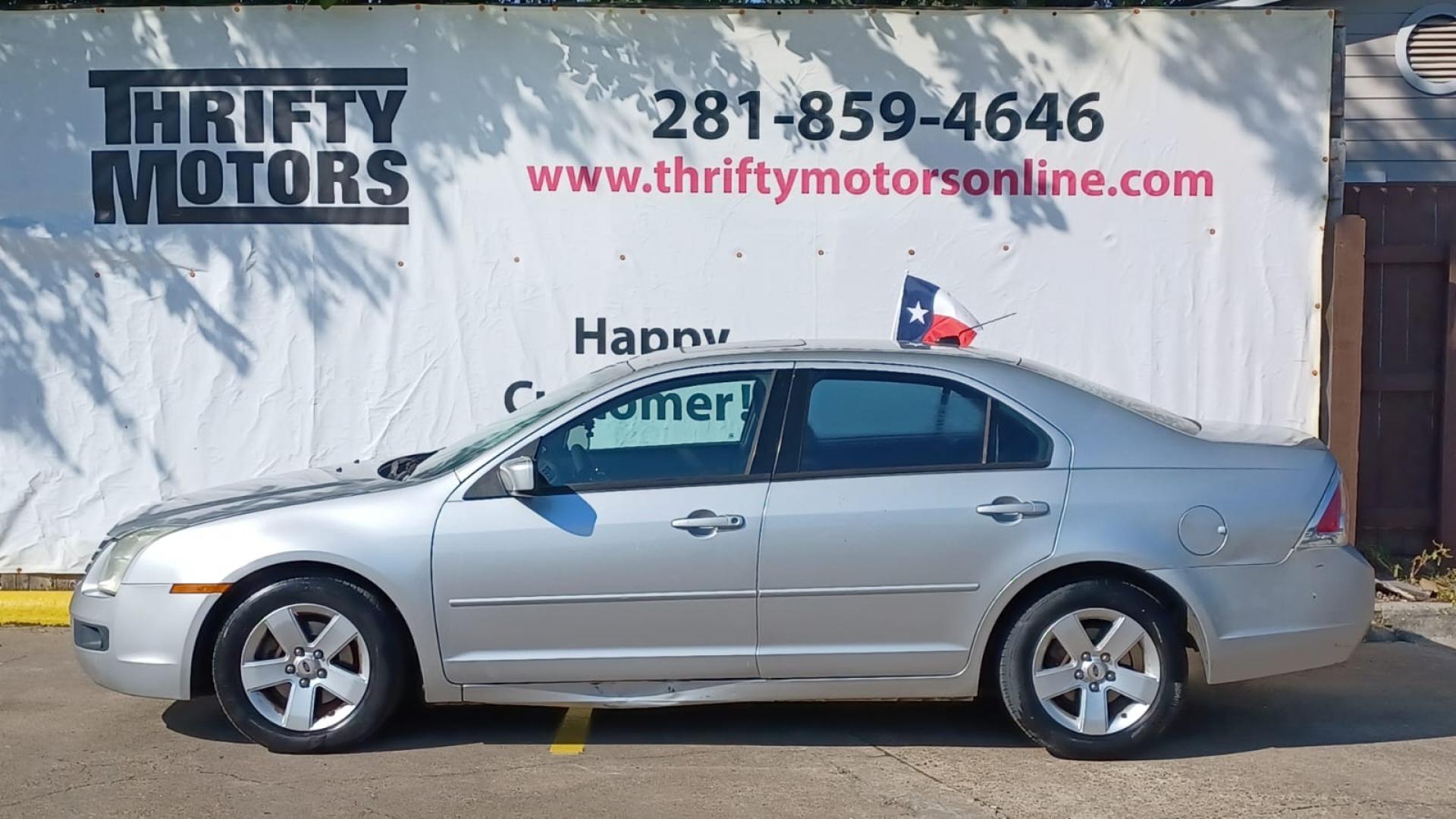 2009 Silver Ford Fusion I4 SE (3FAHP07Z19R) with an 2.3L L4 DOHC 16V engine, located at 16710 Clay Rd., Houston, TX, 77084, (281) 859-7900, 29.834864, -95.656166 - Cash. - Photo#0