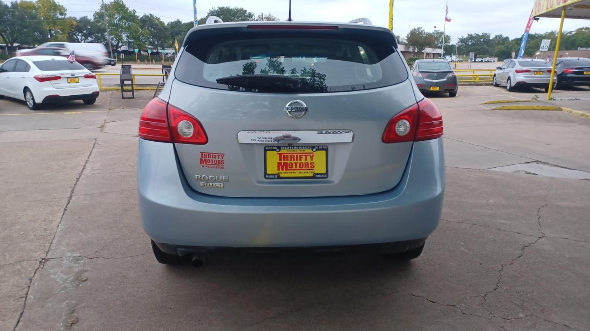 2015 Blue Nissan Rogue Select S 2WD (JN8AS5MT3FW) with an 2.5L L4 DOHC 16V engine, Continuously Variable Transmission transmission, located at 16710 Clay Rd., Houston, TX, 77084, (281) 859-7900, 29.834864, -95.656166 - Low Down. Low Payments. - Photo#5