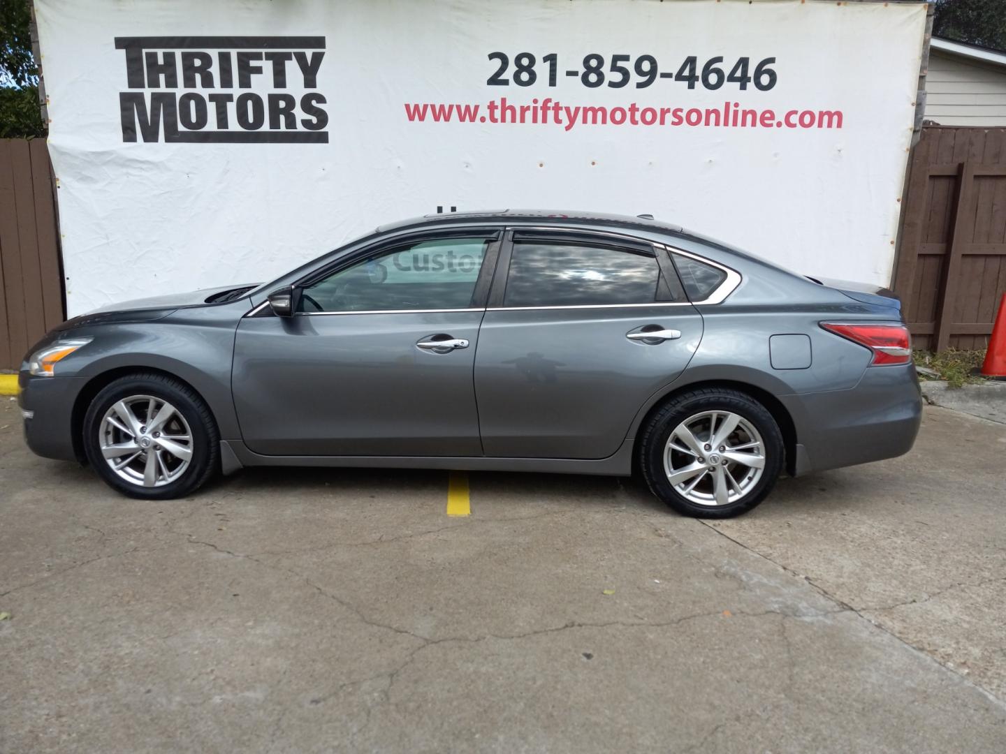 2015 Gray Nissan Altima 2.5 S (1N4AL3AP5FN) with an 2.5L L4 DOHC 16V engine, located at 16710 Clay Rd., Houston, TX, 77084, (281) 859-7900, 29.834864, -95.656166 - Low Down. Low Payments. - Photo#0