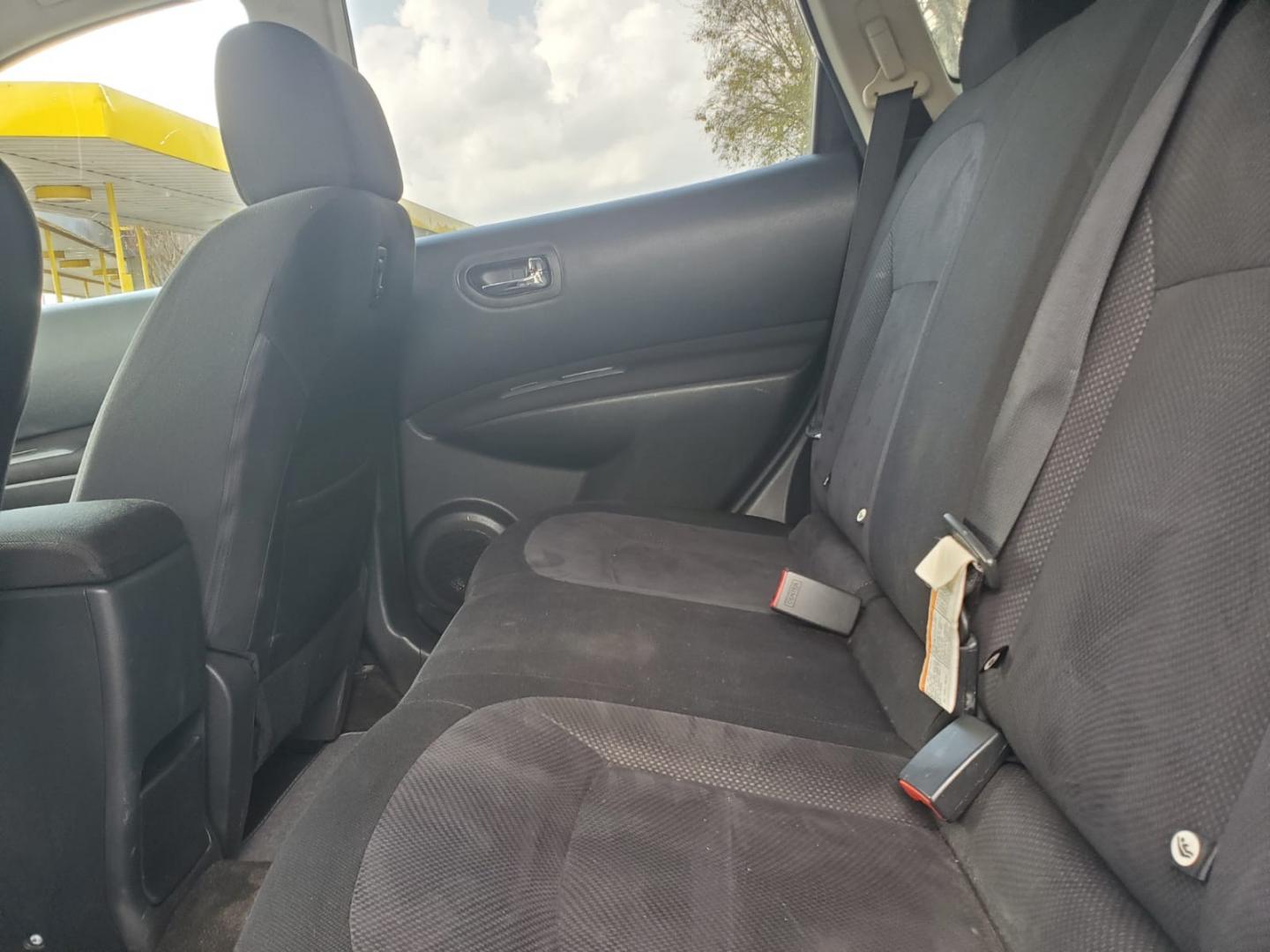 2013 Silver Nissan Rogue S 2WD (JN8AS5MT5DW) with an 2.5L L4 DOHC 16V engine, Continuously Variable Transmission transmission, located at 16710 Clay Rd., Houston, TX, 77084, (281) 859-7900, 29.834864, -95.656166 - Low Down. Low Payments. - Photo#6