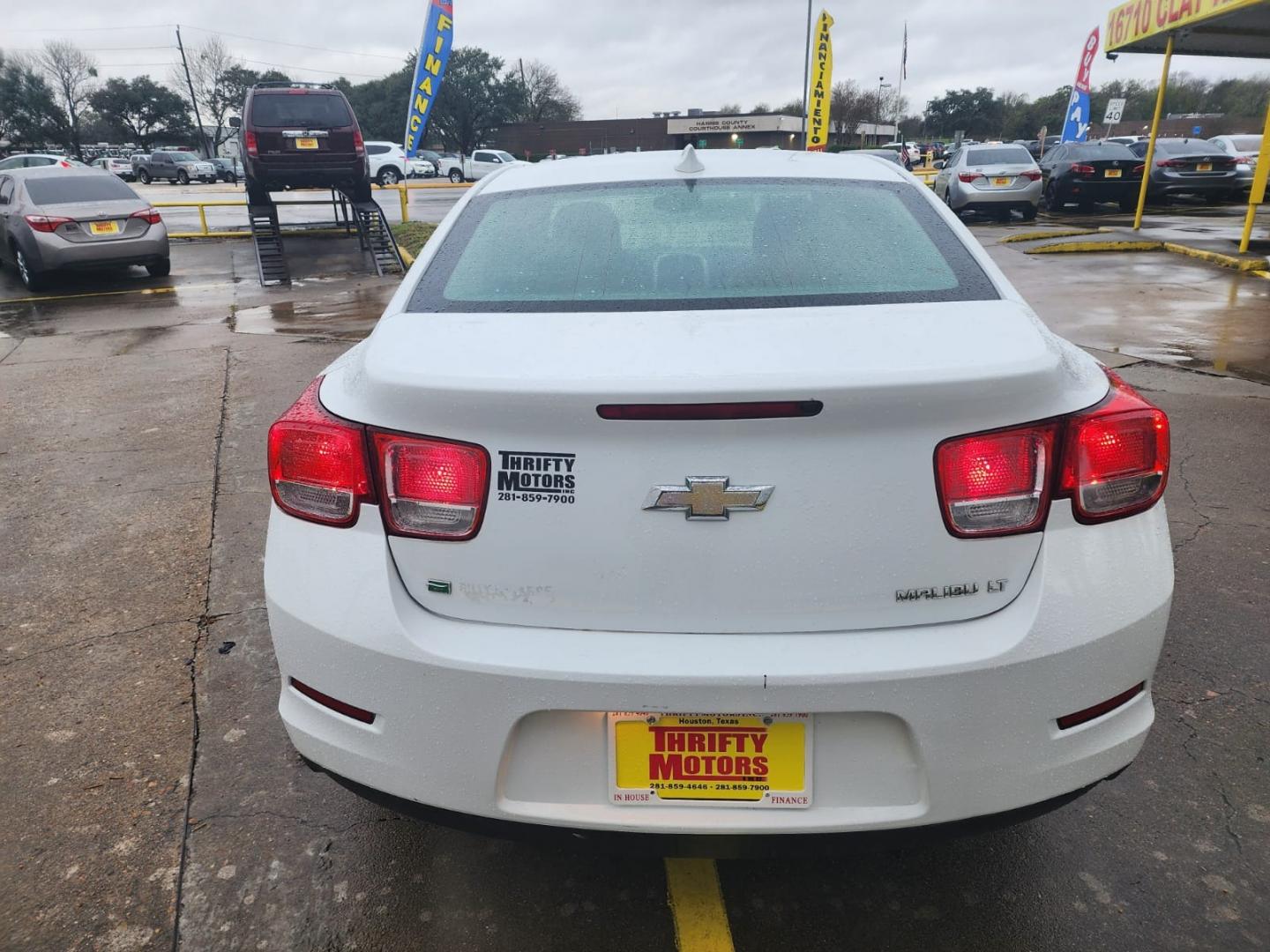 2016 White Chevrolet Malibu Limited 1LT (1G11C5SA3GF) with an 2.5L L4 DOHC 16V engine, 6A transmission, located at 16710 Clay Rd., Houston, TX, 77084, (281) 859-7900, 29.834864, -95.656166 - Low Down. Low Payments. - Photo#5