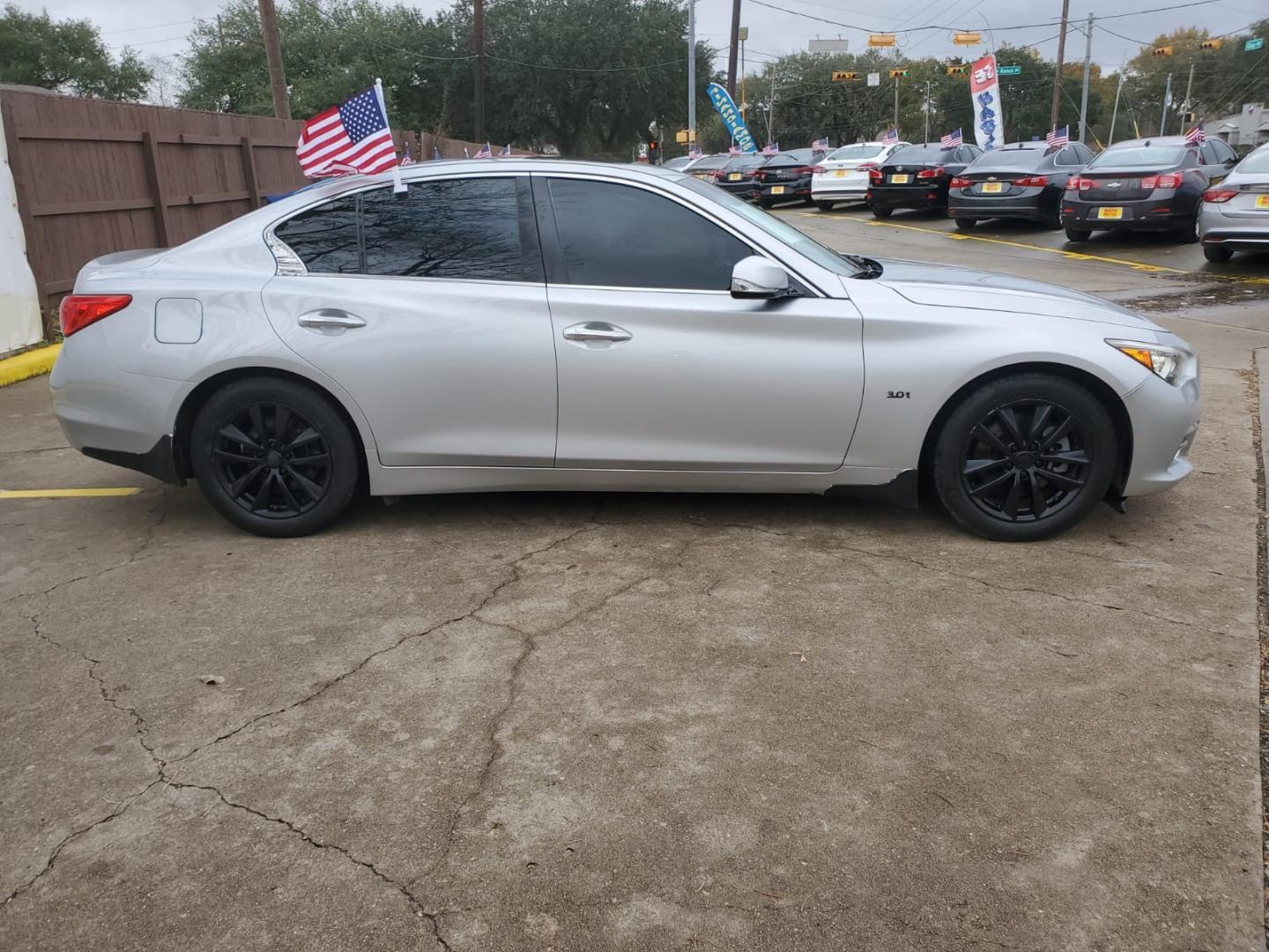 2017 Silver Infiniti Q50 3.0t Sport (JN1EV7AP3HM) with an 3.0L V6 DOHC 24V TURBO engine, 7A transmission, located at 16710 Clay Rd., Houston, TX, 77084, (281) 859-7900, 29.834864, -95.656166 - Low Down. Low Payments. - Photo#4