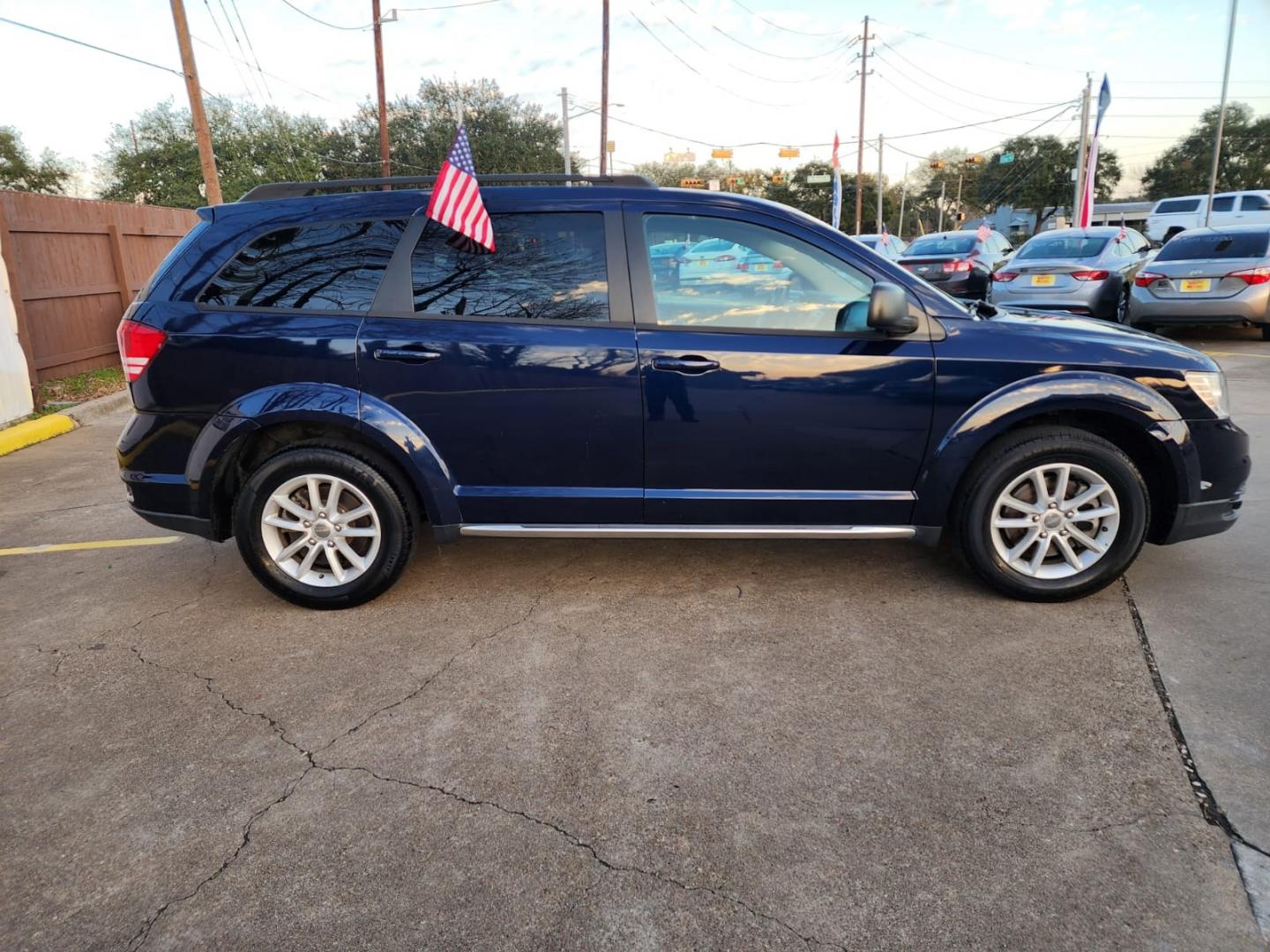 2017 Blue Dodge Journey SE (3C4PDCAB8HT) with an 2.4L L4 DOHC 16V engine, 4A transmission, located at 16710 Clay Rd., Houston, TX, 77084, (281) 859-7900, 29.834864, -95.656166 - Photo#4