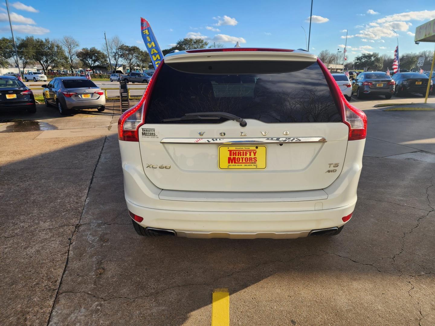 2016 White Volvo XC60 T5 Premier AWD (YV4612RK2G2) with an 2.5L L5 DOHC 20V TURBO engine, 8A transmission, located at 16710 Clay Rd., Houston, TX, 77084, (281) 859-7900, 29.834864, -95.656166 - Low Down. Low Payments. - Photo#5