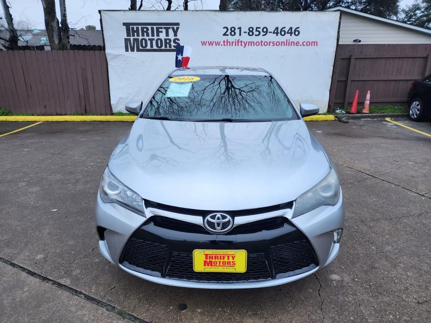 2016 Silver Toyota Camry SE (4T1BF1FK4GU) with an 2.5L L4 DOHC 16V engine, 6-Speed Automatic transmission, located at 16710 Clay Rd., Houston, TX, 77084, (281) 859-7900, 29.834864, -95.656166 - Low Down. Low Payments. - Photo#1