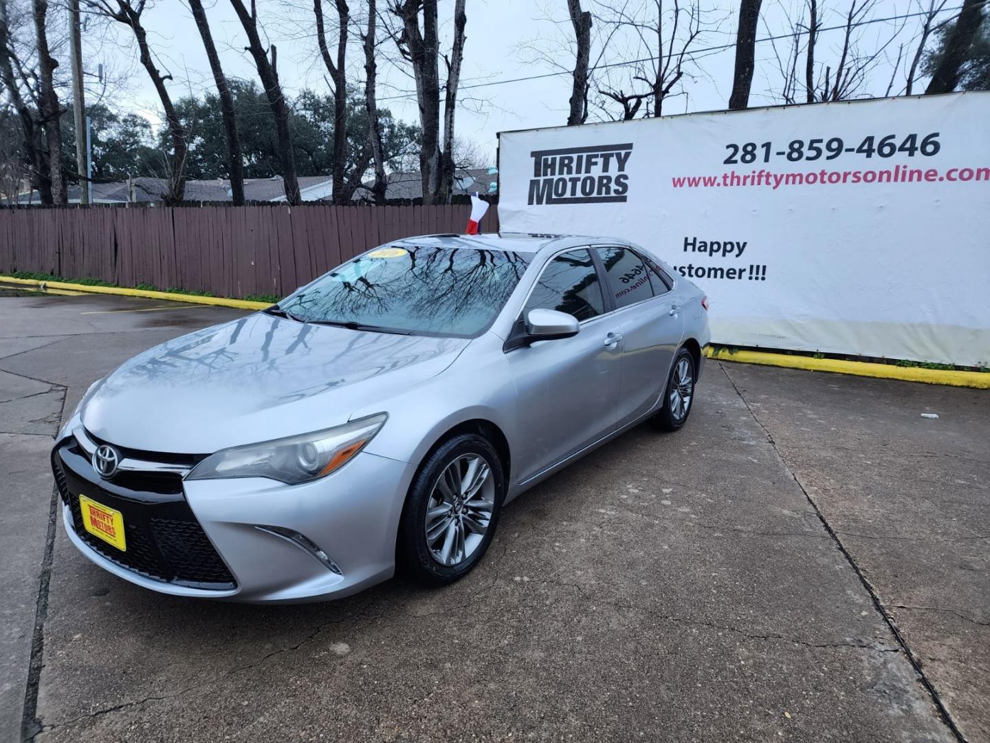 2016 Silver Toyota Camry SE (4T1BF1FK4GU) with an 2.5L L4 DOHC 16V engine, 6-Speed Automatic transmission, located at 16710 Clay Rd., Houston, TX, 77084, (281) 859-7900, 29.834864, -95.656166 - Low Down. Low Payments. - Photo#2