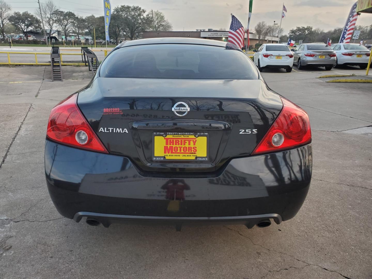 2008 Black Nissan Altima 2.5 S Coupe (1N4AL24E28C) with an 2.5L L4 DOHC 16V engine, located at 16710 Clay Rd., Houston, TX, 77084, (281) 859-7900, 29.834864, -95.656166 - Carro de Cash - Photo#4