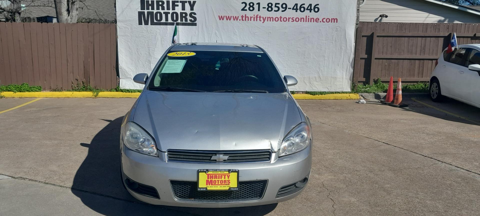 2013 Silver Chevrolet Impala LT (Fleet) (2G1WG5E33D1) with an 3.6L V6 DOHC 16V FFV engine, 6-Speed Automatic transmission, located at 16710 Clay Rd., Houston, TX, 77084, (281) 859-7900, 29.834864, -95.656166 - Carro de Cash. - Photo#1