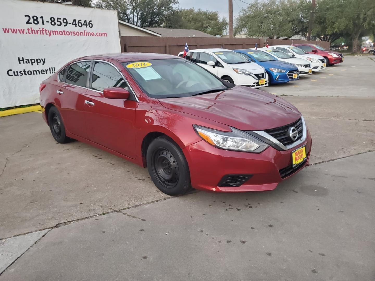 2016 Red Nissan Altima 2.5 SL (1N4AL3AP4GC) with an 2.5L L4 DOHC 16V engine, CVT transmission, located at 16710 Clay Rd., Houston, TX, 77084, (281) 859-7900, 29.834864, -95.656166 - Low Down. Low Payments. - Photo#3