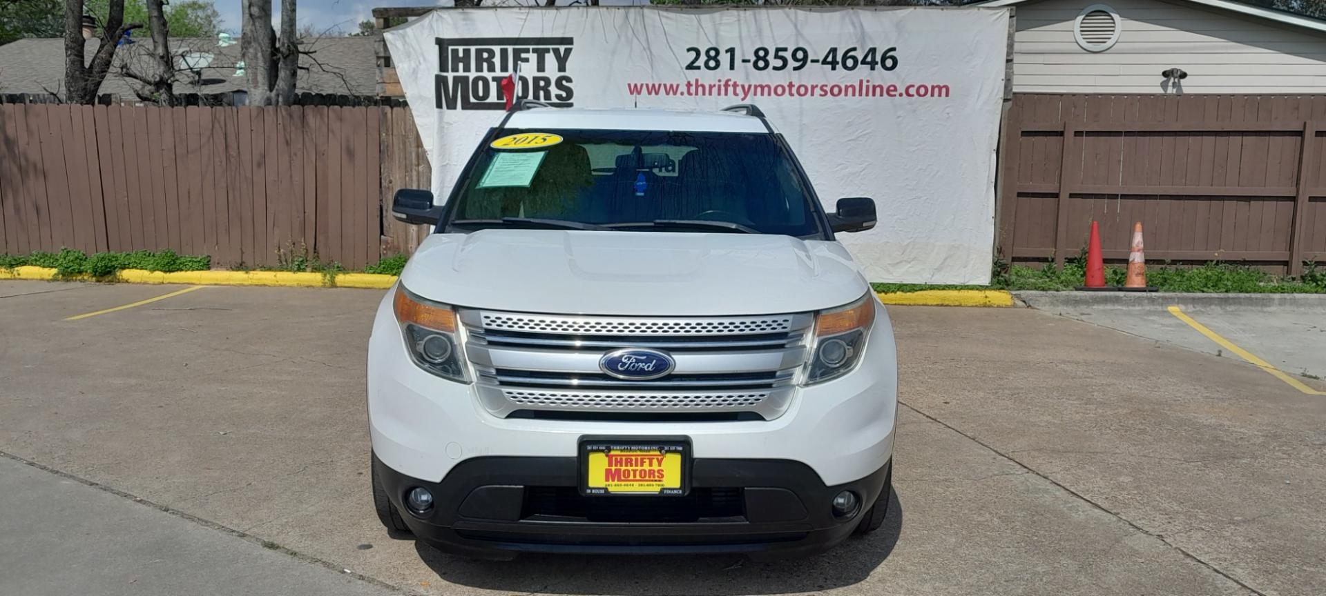 2015 White Ford Explorer XLT FWD (1FM5K7D82FG) with an 3.5L V6 DOHC 24V engine, 6-Speed Automatic transmission, located at 16710 Clay Rd., Houston, TX, 77084, (281) 859-7900, 29.834864, -95.656166 - low down. low payments. - Photo#1