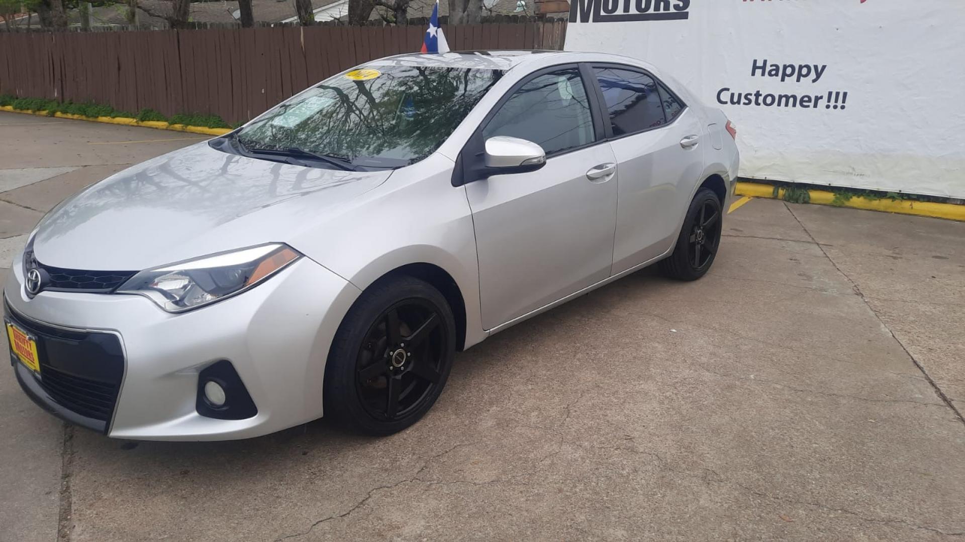 2014 Gray Toyota Corolla L 4-Speed AT (2T1BURHE8EC) with an 1.8L L4 DOHC 16V engine, 4-Speed Automatic transmission, located at 16710 Clay Rd., Houston, TX, 77084, (281) 859-7900, 29.834864, -95.656166 - LOW DOWN. LOW PAYMENTS. - Photo#3