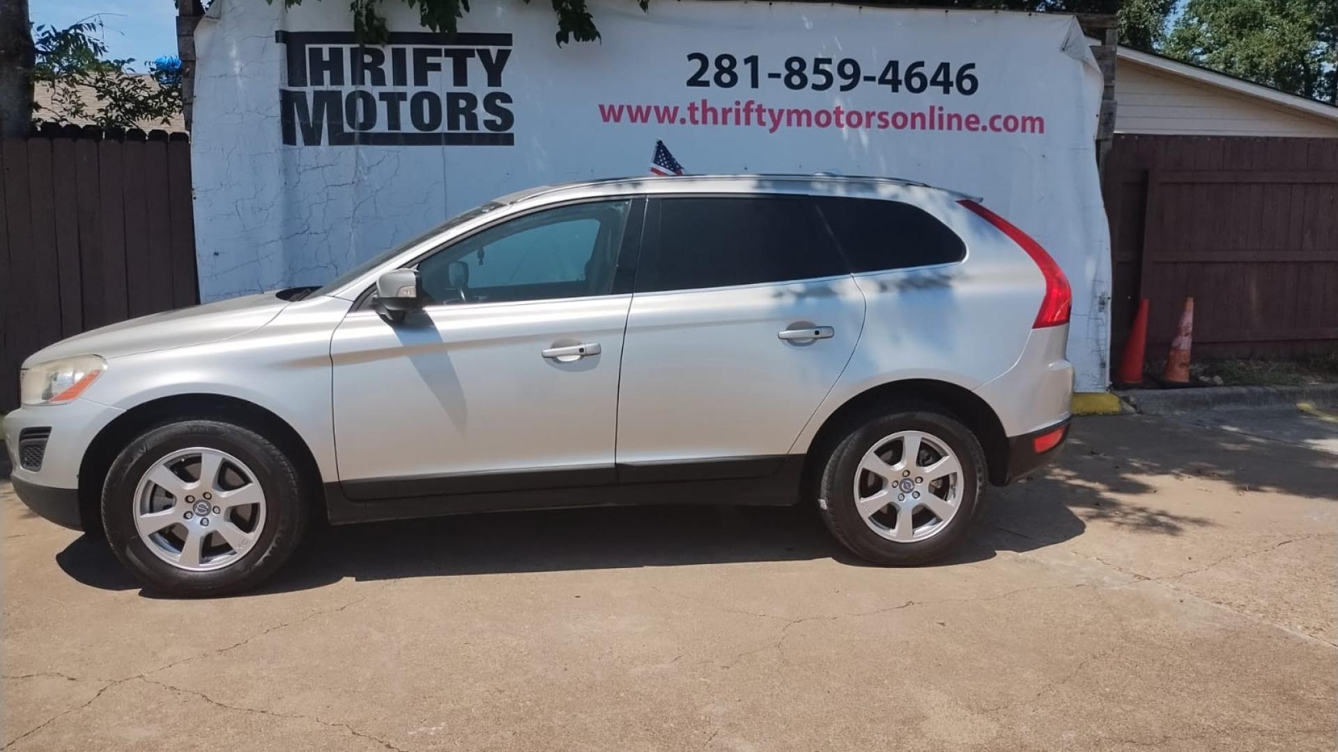 2012 Volvo XC60 3.2 (YV4952DL9C2) with an 3.0L L6 DOHC 24V TURBO engine, 6-Speed Automatic transmission, located at 16710 Clay Rd., Houston, TX, 77084, (281) 859-7900, 29.834864, -95.656166 - Photo#0