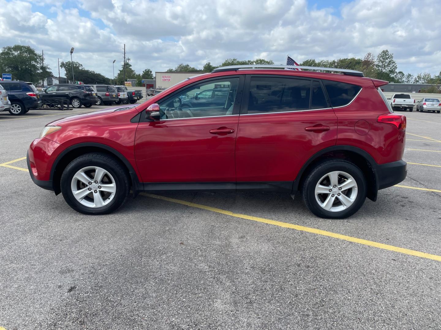 2013 Toyota RAV4 XLE FWD (2T3WFREV3DW) with an 2.5L L4 DOHC 16V engine, 6-Speed Automatic transmission, located at 16710 Clay Rd., Houston, TX, 77084, (281) 859-7900, 29.834864, -95.656166 - Photo#0