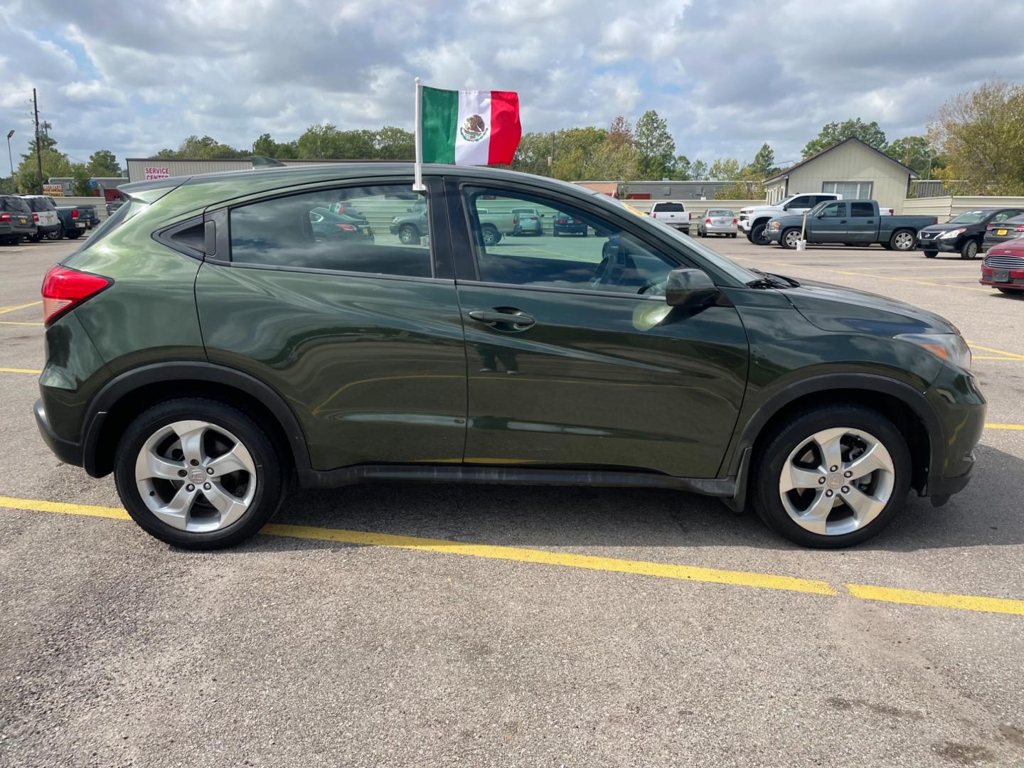 2016 Honda HR-V LX 2WD CVT (3CZRU5H32GM) with an 1.8L L4 DOHC 16V engine, Continuously Variable Transmission transmission, located at 16710 Clay Rd., Houston, TX, 77084, (281) 859-7900, 29.834864, -95.656166 - Photo#0