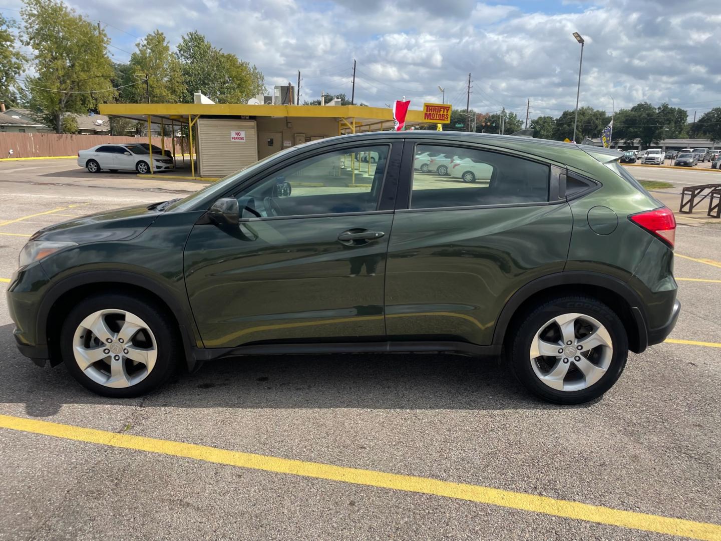 2016 Honda HR-V LX 2WD CVT (3CZRU5H32GM) with an 1.8L L4 DOHC 16V engine, Continuously Variable Transmission transmission, located at 16710 Clay Rd., Houston, TX, 77084, (281) 859-7900, 29.834864, -95.656166 - Photo#1