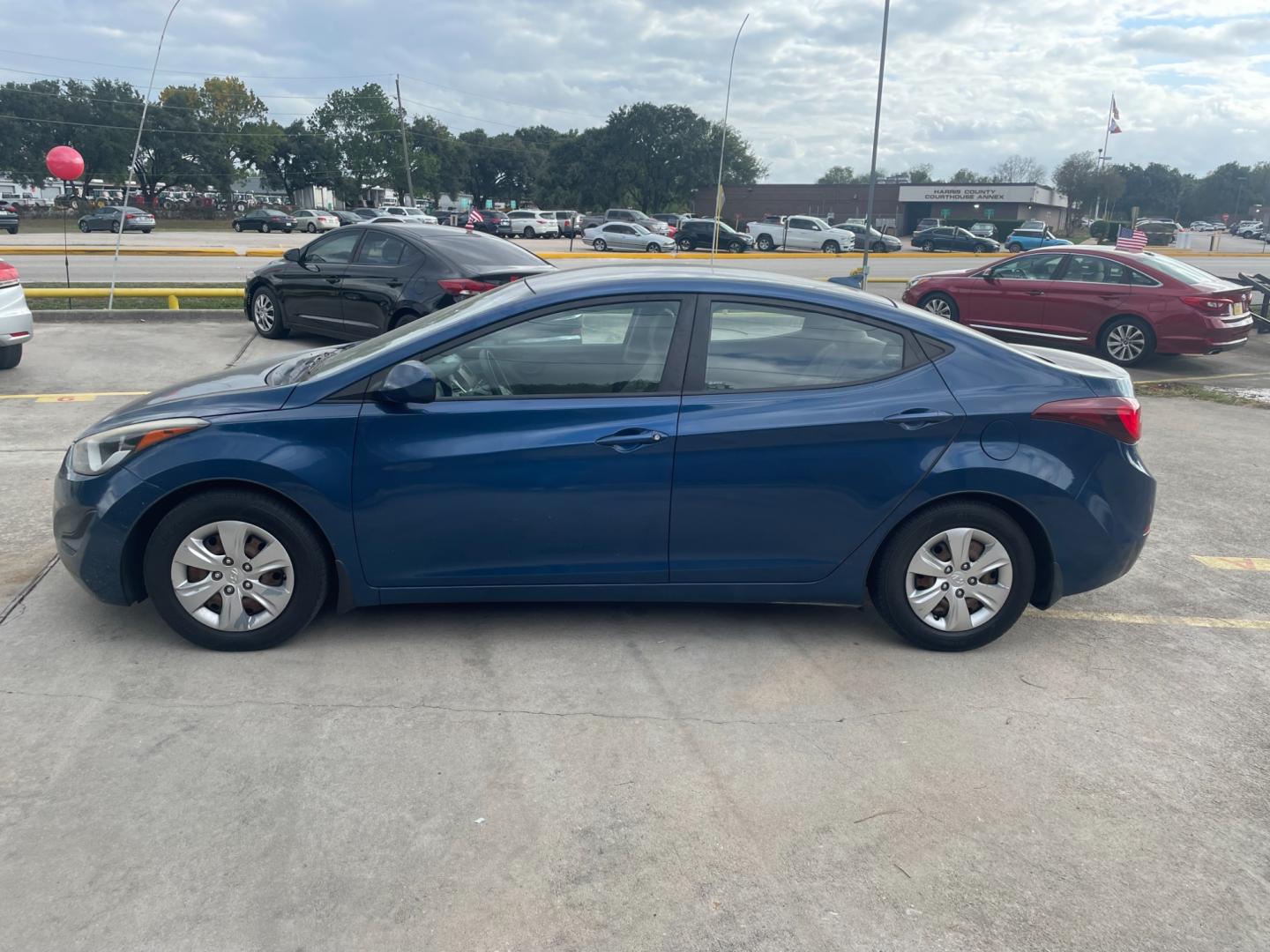 2016 Hyundai Elantra Limited (KMHDH4AE2GU) with an 1.8L L4 DOHC 16V engine, 6-Speed Automatic transmission, located at 16710 Clay Rd., Houston, TX, 77084, (281) 859-7900, 29.834864, -95.656166 - Photo#0