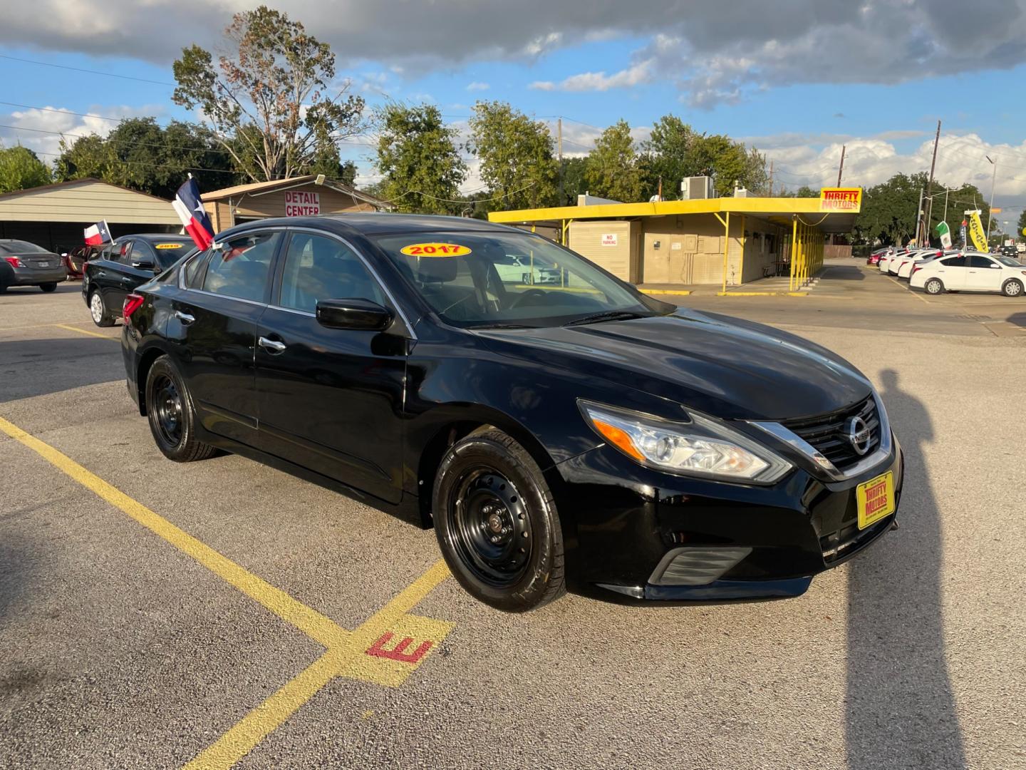 2017 Nissan Altima 2.5 S (1N4AL3AP3HC) with an 2.5L L4 DOHC 16V engine, CVT transmission, located at 16710 Clay Rd., Houston, TX, 77084, (281) 859-7900, 29.834864, -95.656166 - Photo#6