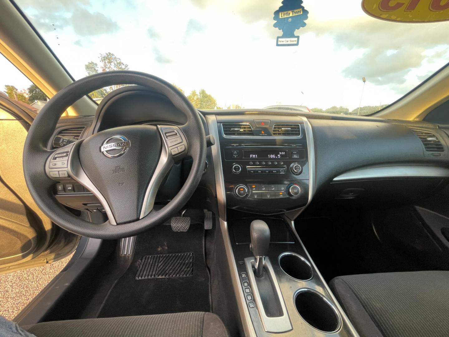 2013 Nissan Altima 2.5 S (1N4AL3AP8DC) with an 2.5L L4 DOHC 16V engine, located at 16710 Clay Rd., Houston, TX, 77084, (281) 859-7900, 29.834864, -95.656166 - Photo#7