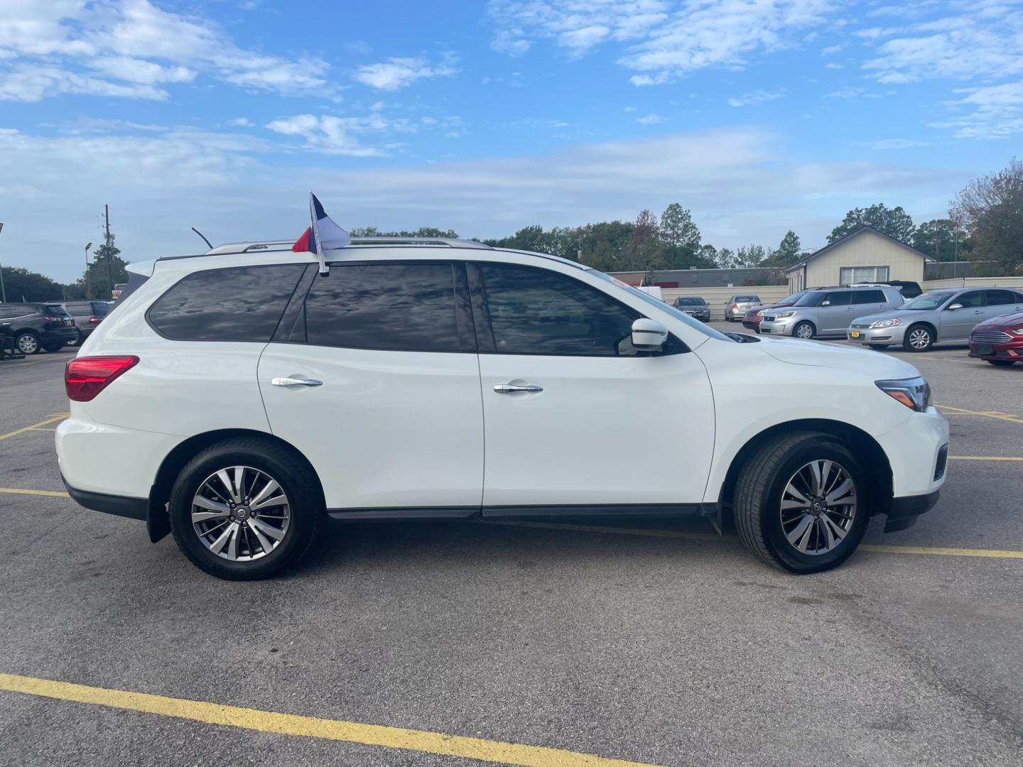 2018 Nissan , located at 16710 Clay Rd., Houston, TX, 77084, (281) 859-7900, 29.834864, -95.656166 - Photo#4