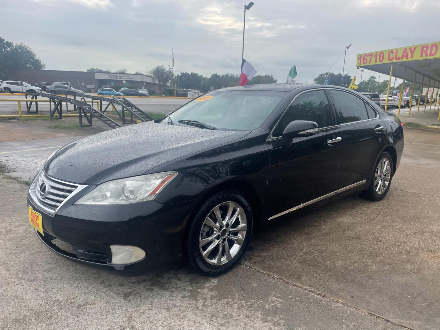 2012 Lexus ES 350 , located at 16710 Clay Rd., Houston, TX, 77084, (281) 859-7900, 29.834864, -95.656166 - Photo#1