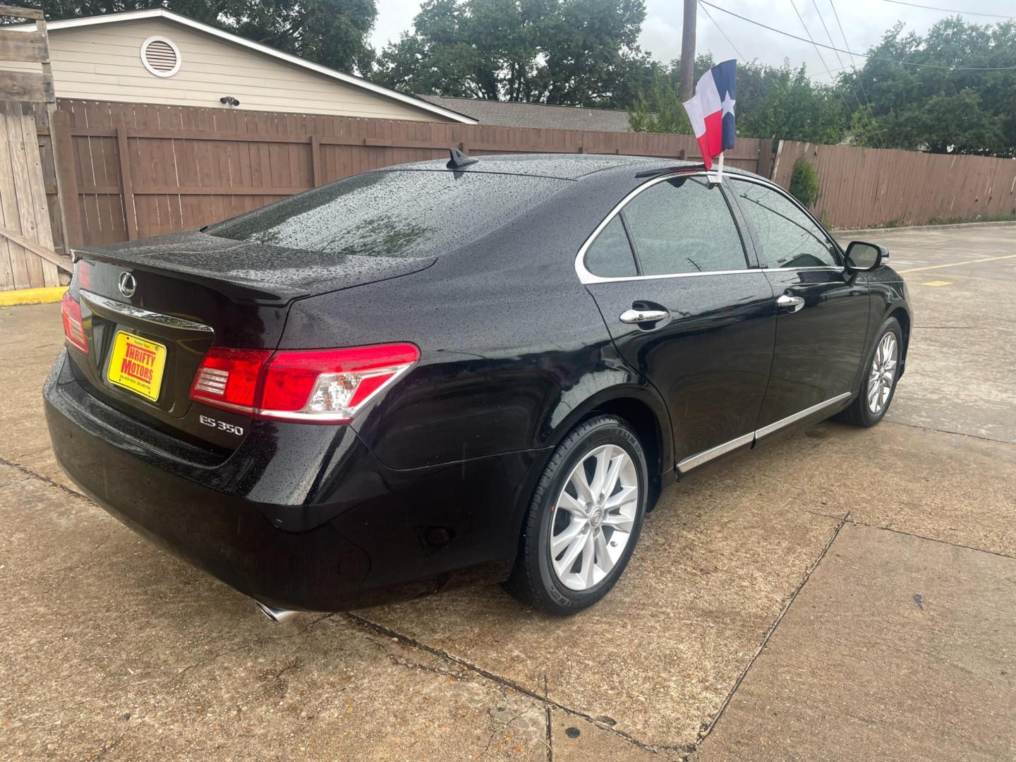 2012 Lexus ES 350 , located at 16710 Clay Rd., Houston, TX, 77084, (281) 859-7900, 29.834864, -95.656166 - Photo#4