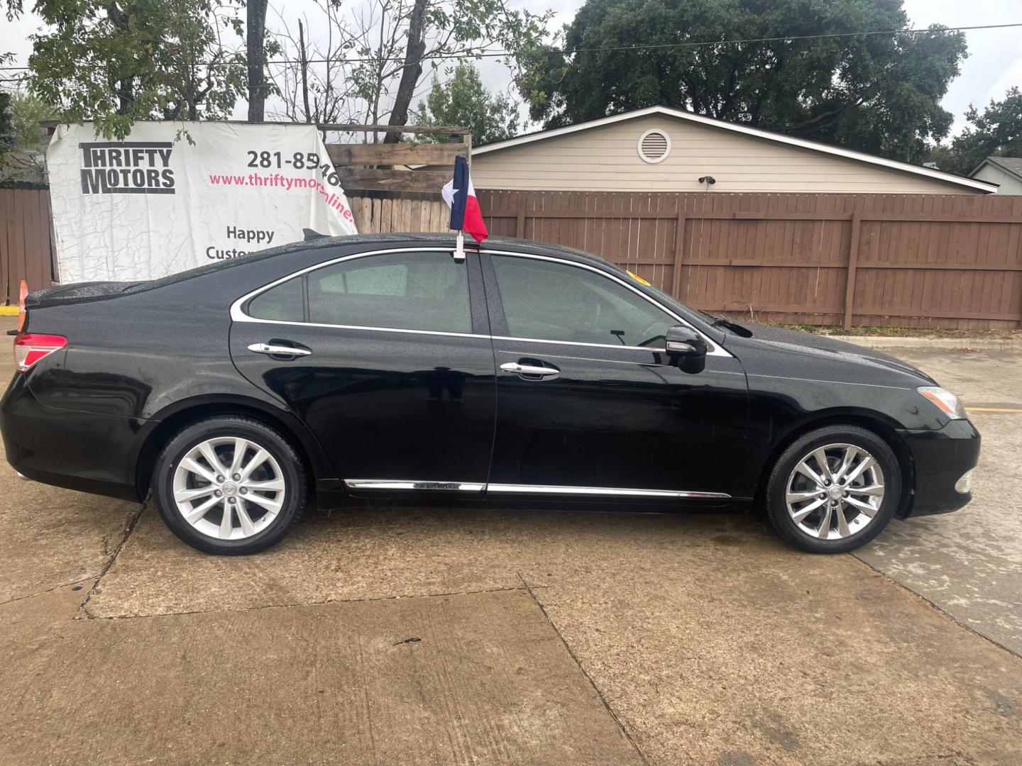 2012 Lexus ES 350 , located at 16710 Clay Rd., Houston, TX, 77084, (281) 859-7900, 29.834864, -95.656166 - Photo#5