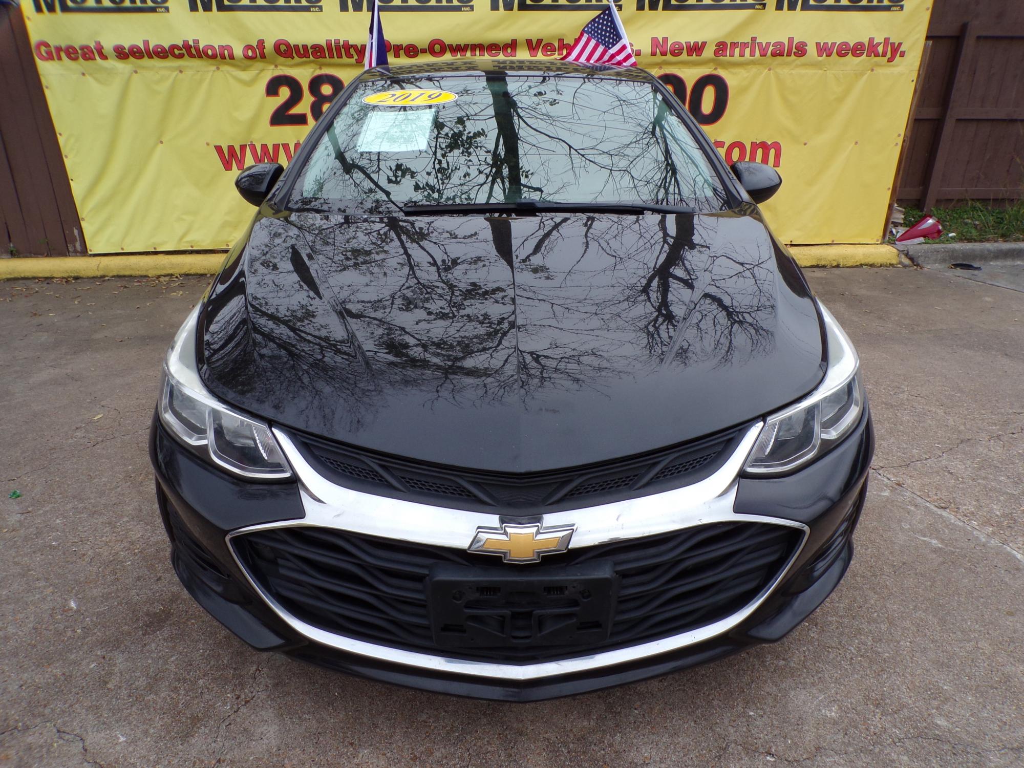 photo of 2019 Chevrolet Cruze LS Auto