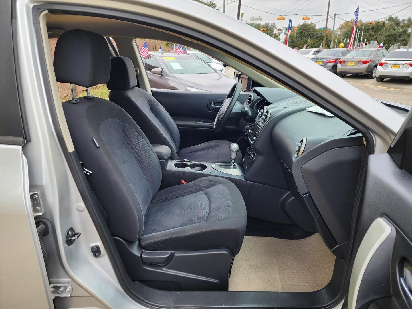 2014 Silver /Gray Nissan Rogue (JN8AS5MT4EW) , located at 16710 Clay Rd., Houston, TX, 77084, (281) 859-7900, 29.834864, -95.656166 - Photo#13